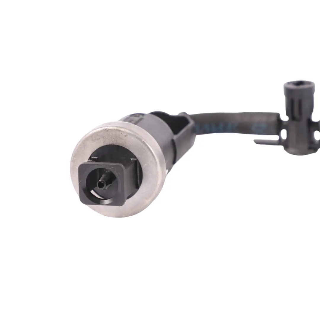 Tubo combustible Tubo retorno Manguera Inyector para Volkswagen Tiguan 5N con número de pieza 03L130235K Volkswagen Tiguan 5N Tubo combustible Tubo retorno Manguera Inyector - SKU 03L130235K - Número de pieza 03L130235K