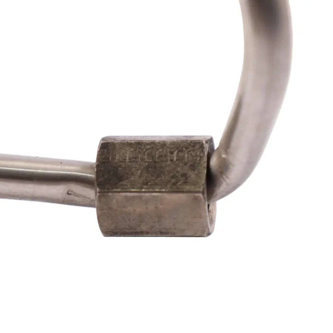 CBAB Tuyau d'alimentation d'huile turbo pour Volkswagen Tiguan 5N 2.0 TDI à propos du numéro de pièce 03L145771B Volkswagen Tiguan 5N 2.0 TDI CBAB Tuyau d'alimentation d'huile turbo - SKU 03L145771B - Numéro de pièce 03L145771B