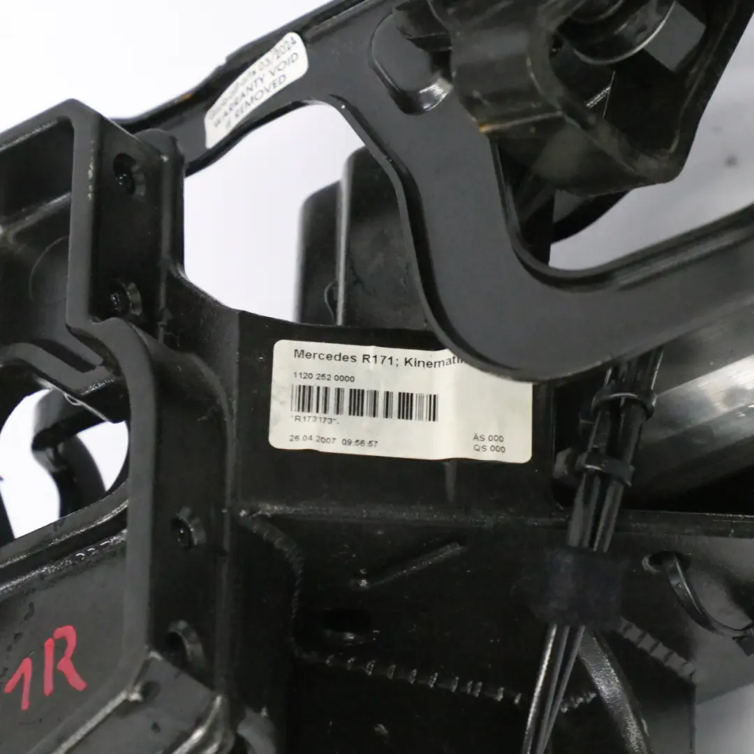 Blocco cerniera braccio telaio tetto destro pieghevole per Mercedes R171 con numero di parte 11202520000 Mercedes R171 Blocco cerniera braccio telaio tetto destro pieghevole - SKU 11202520000-1 - Numero di parte 11202520000