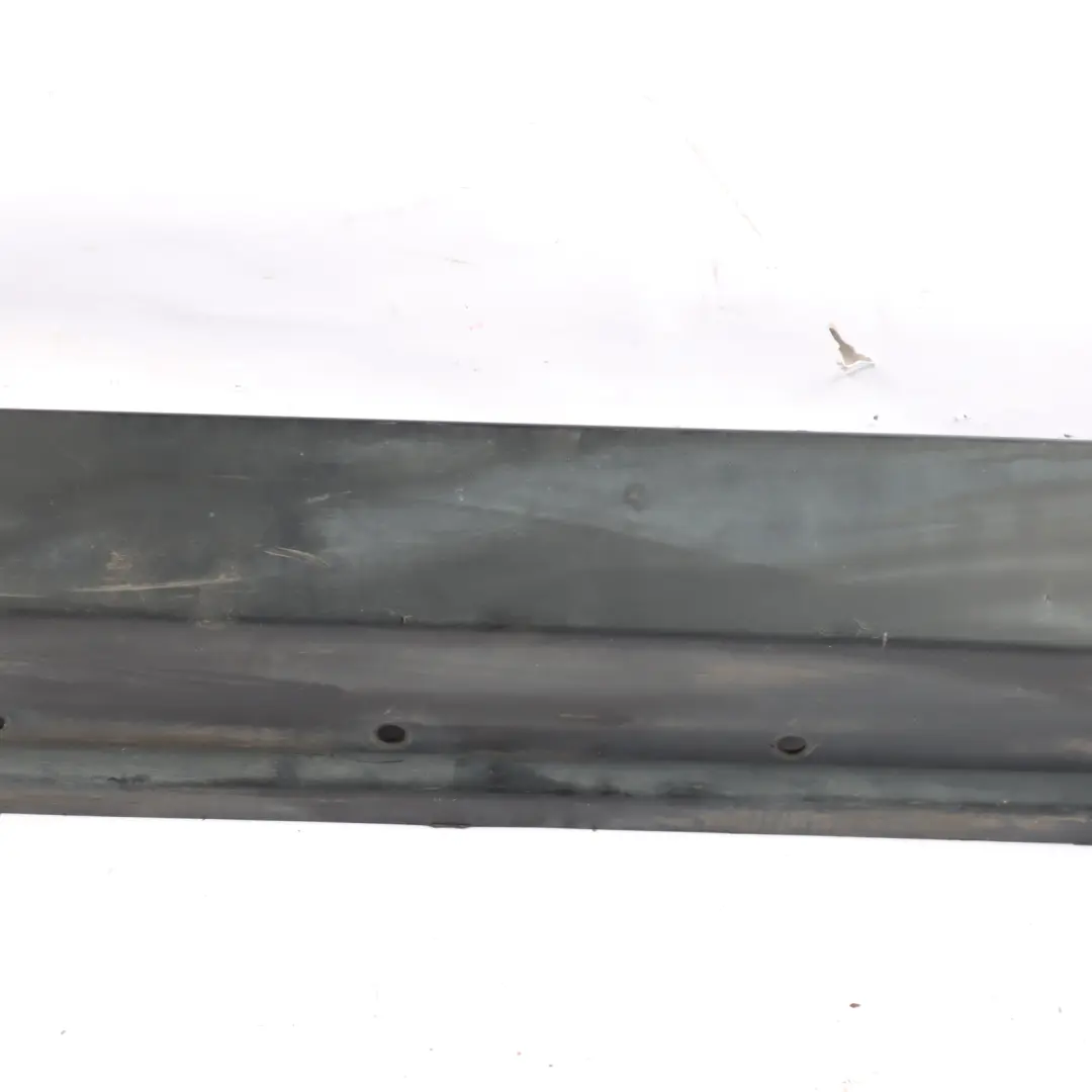 Tapa lateral faldon panel izquierdo Schwarz / Black para Mini One R50 con número de pieza 1505863 Mini One R50 Tapa lateral faldon panel izquierdo Schwarz / Black - SKU 1505863-1 - Número de pieza 1505863