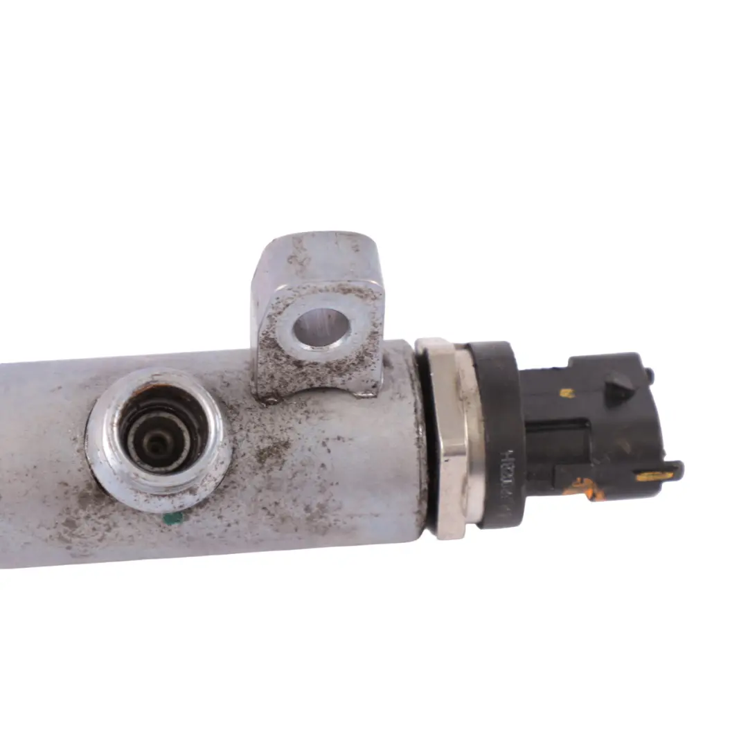 Renault Trafic 3 Opel Vivaro B 1.6 DCI Fuel Injector Rail Line 175210542R - SKU 175210542R-1 - Part number 175210542R-1