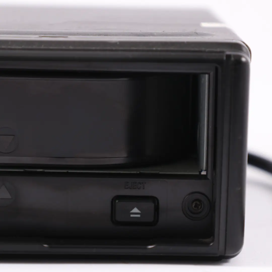 7L Golf 4 Changeur CD pour VW Volkswagen Touareg à propos du numéro de pièce 1J6035111 VW Volkswagen Touareg 7L Golf 4 Changeur CD - SKU 1J6035111 - Numéro de pièce 1J6035111