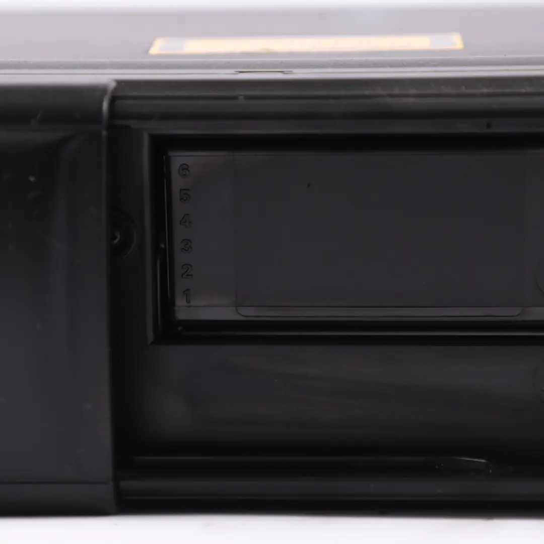 7L Golf 4 Changeur CD pour VW Volkswagen Touareg à propos du numéro de pièce 1J6035111 VW Volkswagen Touareg 7L Golf 4 Changeur CD - SKU 1J6035111 - Numéro de pièce 1J6035111