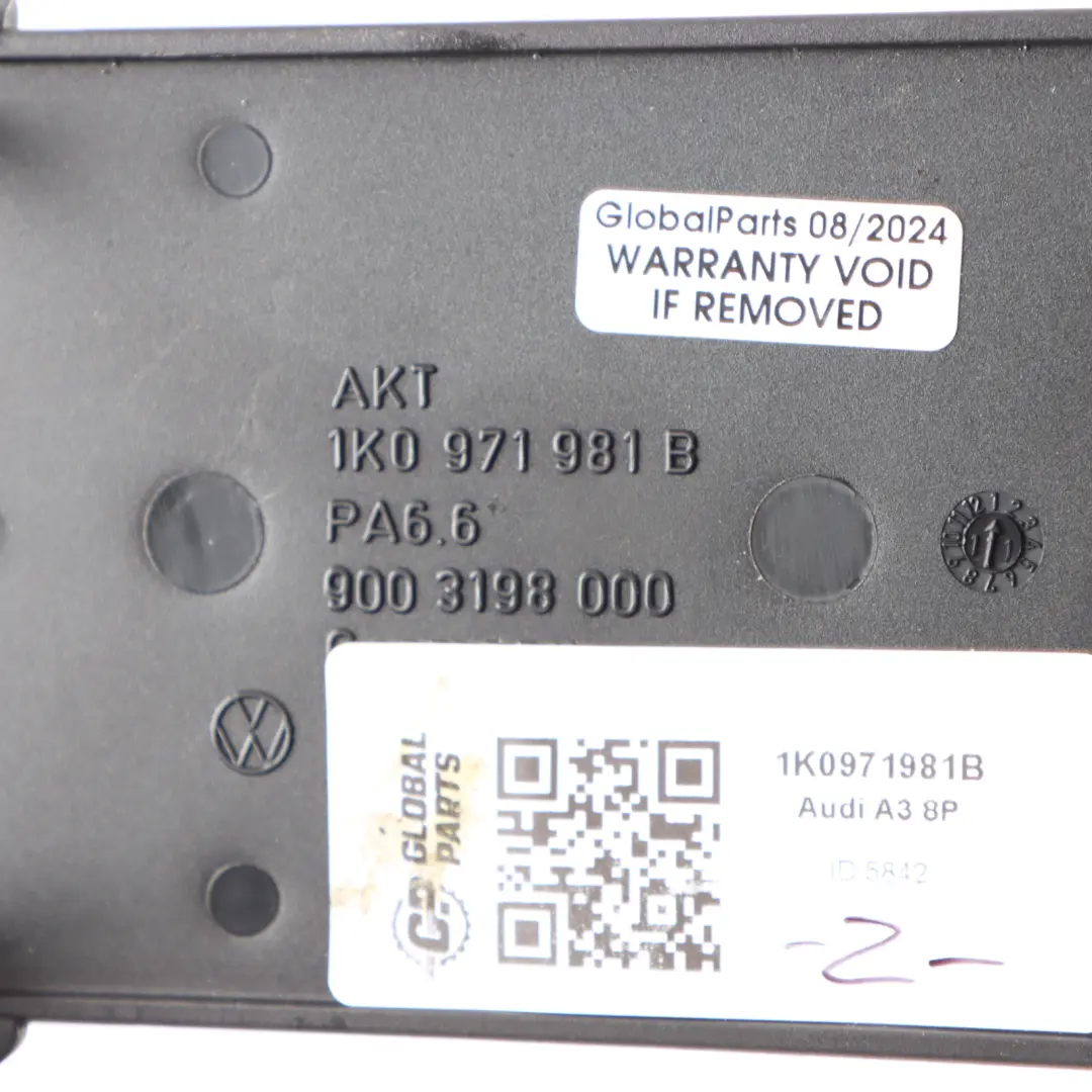 Audi A3 8P Tapiceria Interior Asiento Delantero Panel Izquierdo - SKU 1K0971981B - Número de pieza 1K0971981B