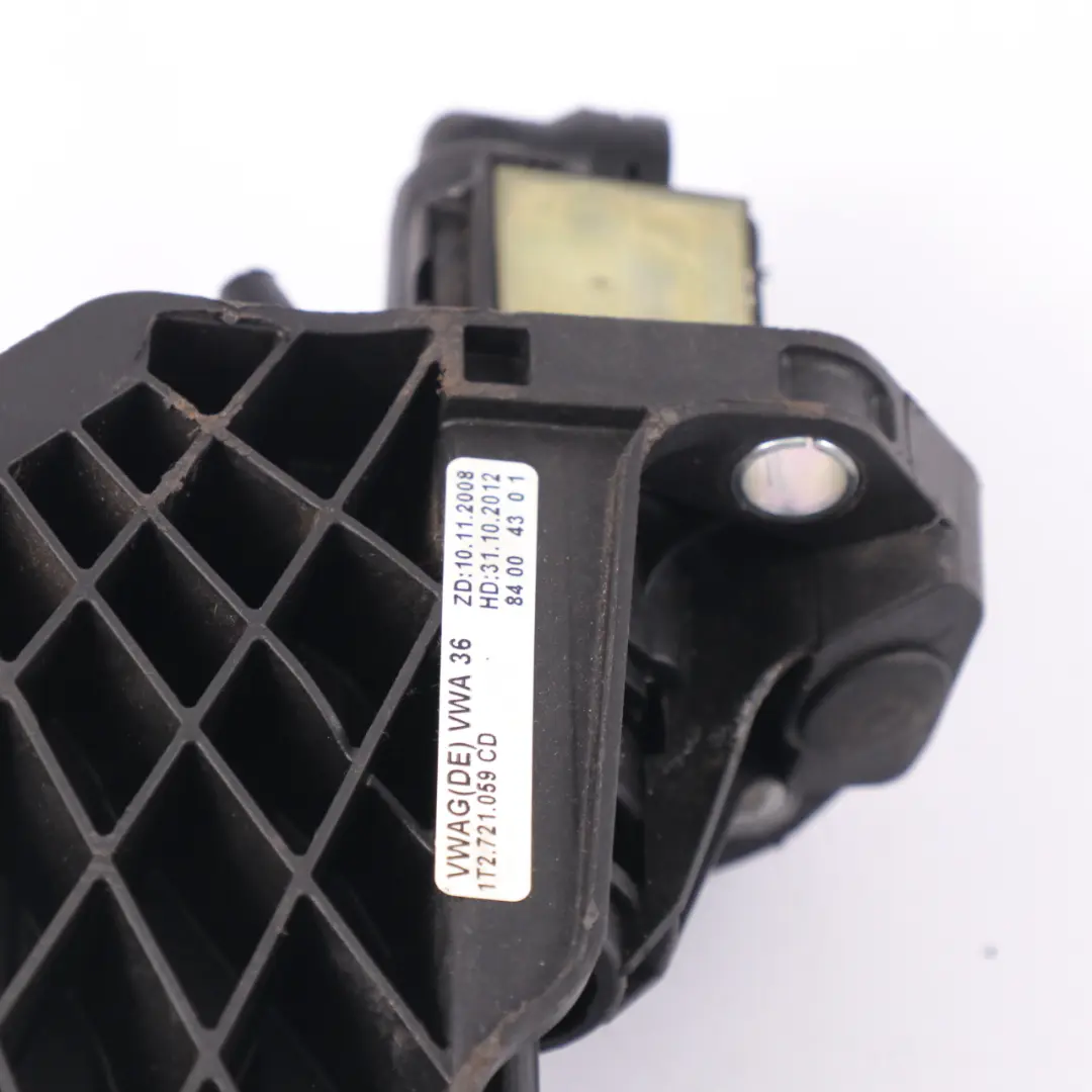 Clutch Pedal Assembly Manual Speed Transmission to Volkswagen Caddy with Part number 1T2721318E Volkswagen Caddy Clutch Pedal Assembly Manual Speed Transmission - SKU 1T2721318E - Part number 1T2721318E