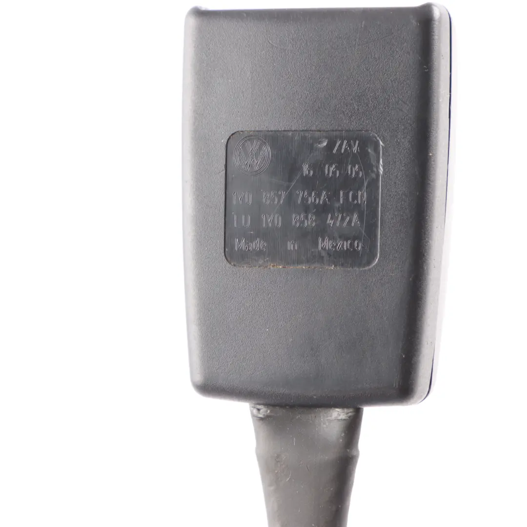 Centro Delantero Hebilla Cinturón Seguridad Clip para Volkswagen Beetle con número de pieza 1Y0857756A Volkswagen Beetle Centro Delantero Hebilla Cinturón Seguridad Clip - SKU 1Y0857756A - Número de pieza 1Y0857756A