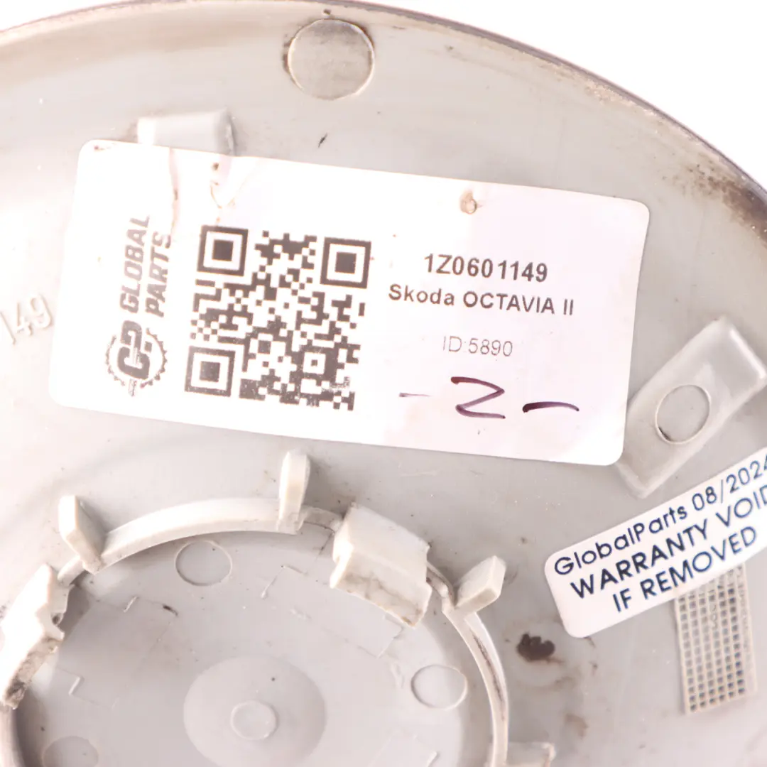 Mitte Radzierblende Silber für Skoda Octavia II mit Teilenummer 1Z0601149 Skoda Octavia II Mitte Radzierblende Silber - SKU 1Z0601149 - Teilenummer 1Z0601149