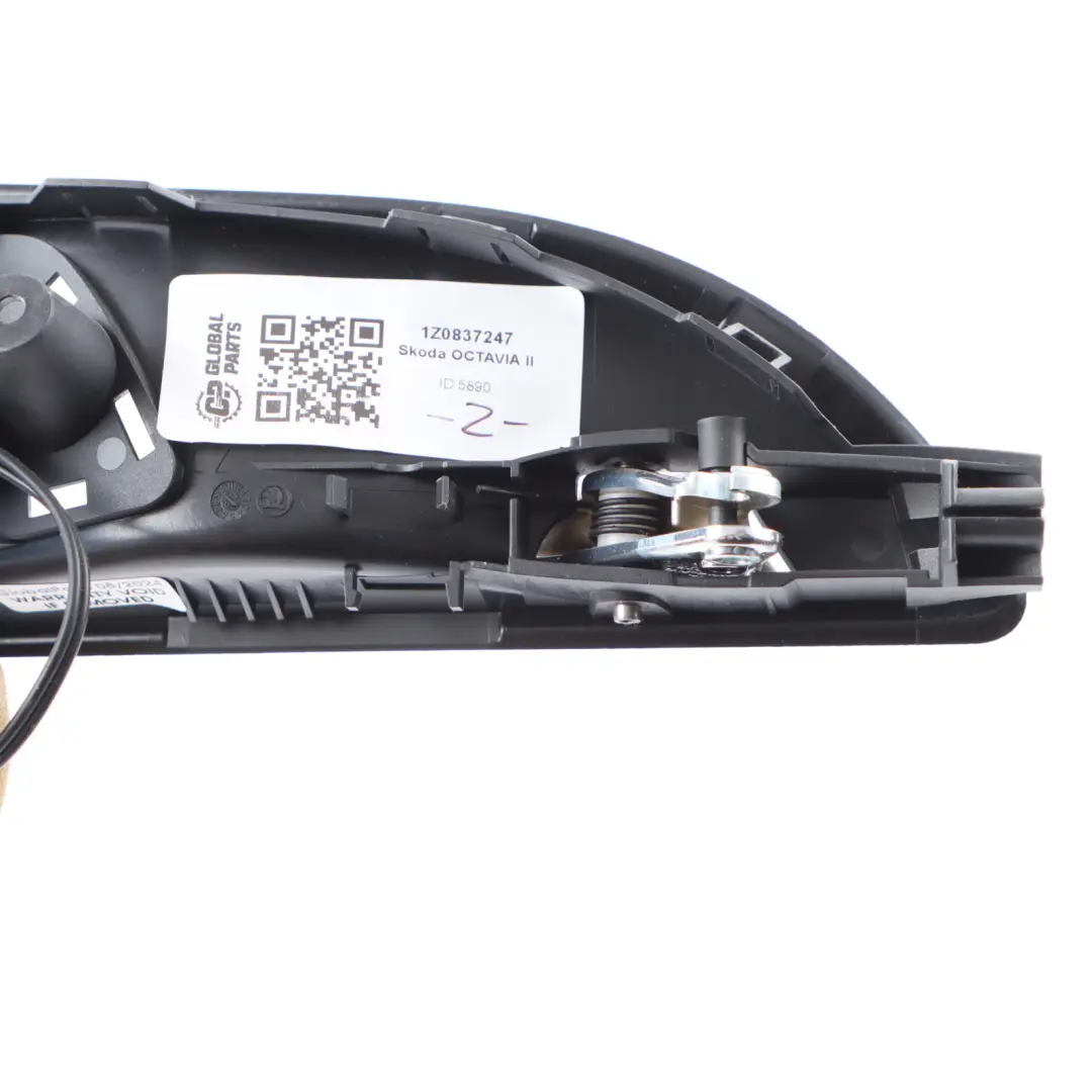 Türgriffverkleidung Vorne Links Lautsprecher für Skoda Octavia II mit Teilenummer 1Z0837247 Skoda Octavia II Türgriffverkleidung Vorne Links Lautsprecher - SKU 1Z0837247 - Teilenummer 1Z0837247