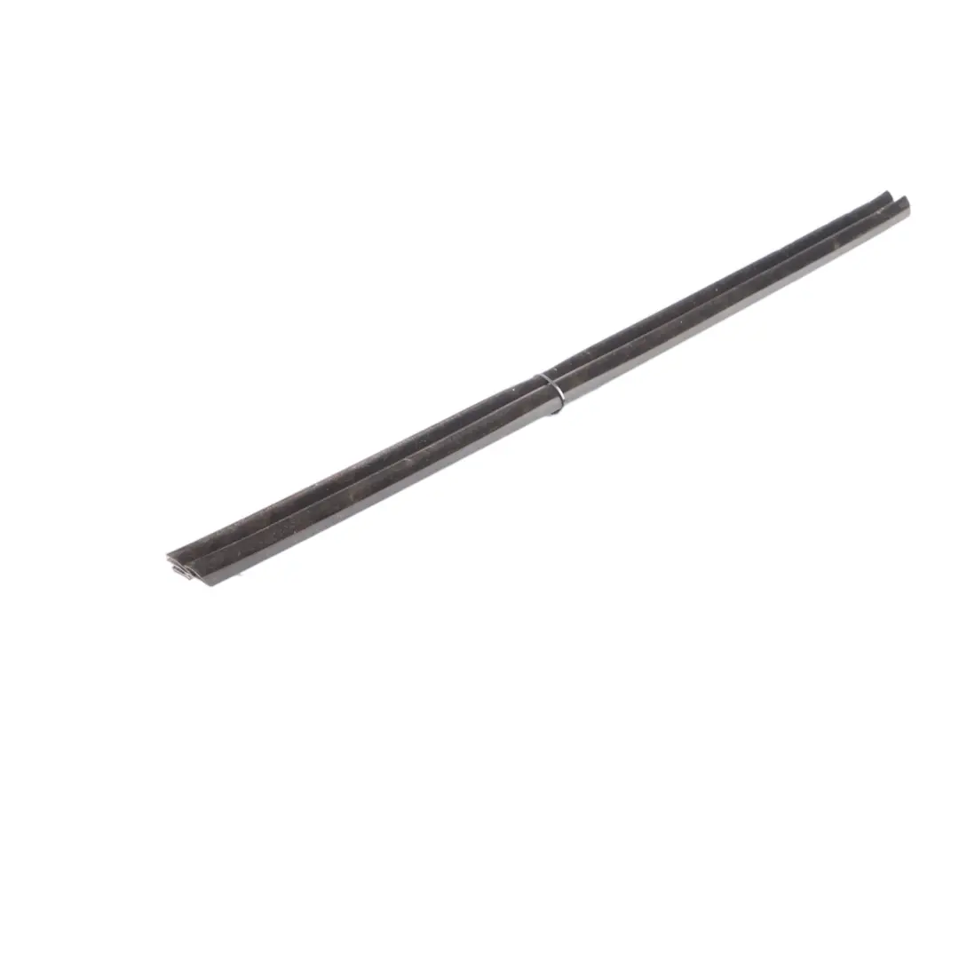 Apertura Porta Anteriore Destra Guarnizione Interna per Skoda Octavia II con numero di parte 1Z0837480A Skoda Octavia II Apertura Porta Anteriore Destra Guarnizione Interna - SKU 1Z0837480A - Numero di parte 1Z0837480A