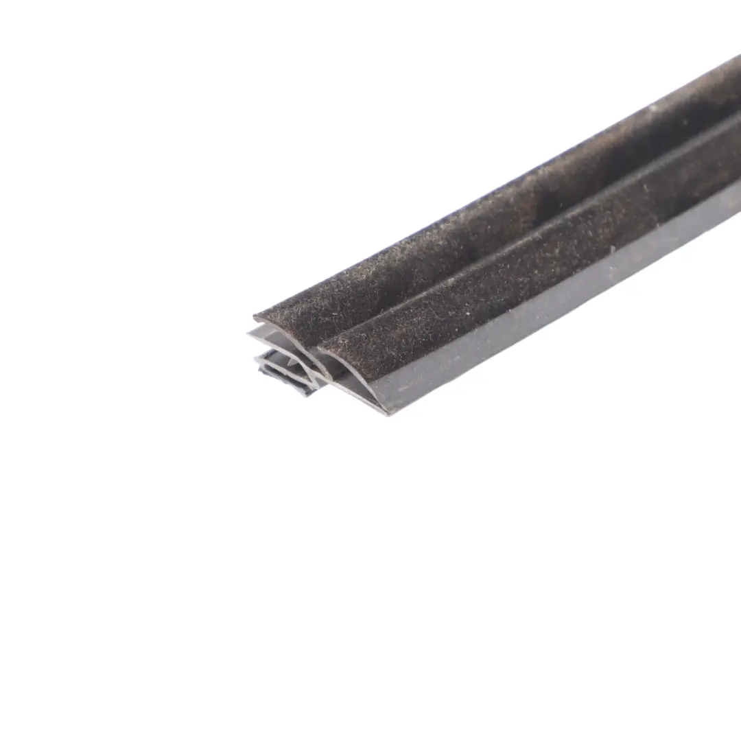 Apertura Porta Anteriore Destra Guarnizione Interna per Skoda Octavia II con numero di parte 1Z0837480A Skoda Octavia II Apertura Porta Anteriore Destra Guarnizione Interna - SKU 1Z0837480A - Numero di parte 1Z0837480A