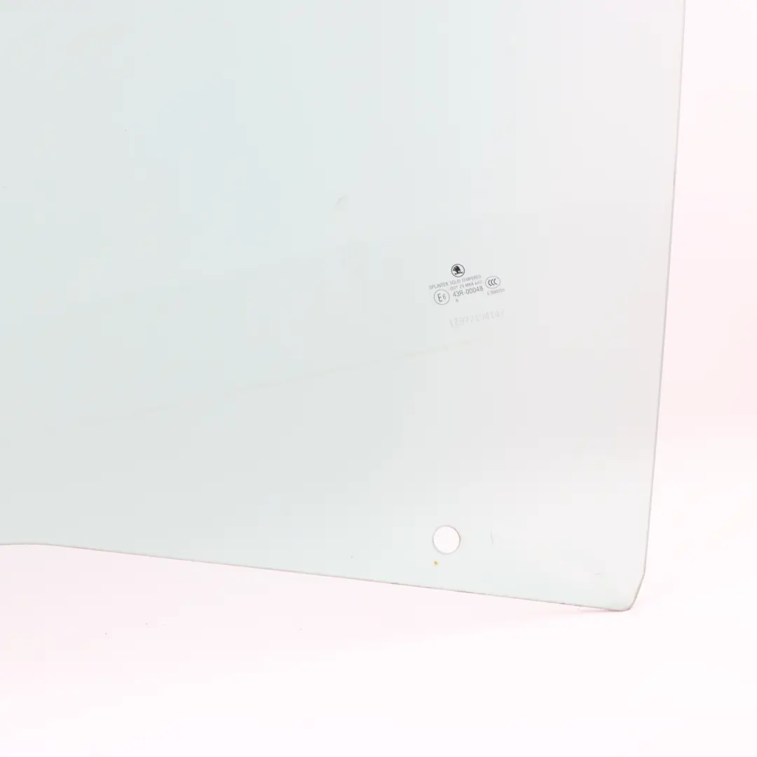 Puerta Delantera Ventana Vidrio Verde Izquierda AS2 para Skoda Octavia II con número de pieza 1Z0845201A Skoda Octavia II Puerta Delantera Ventana Vidrio Verde Izquierda AS2 - SKU 1Z0845201A - Número de pieza 1Z0845201A