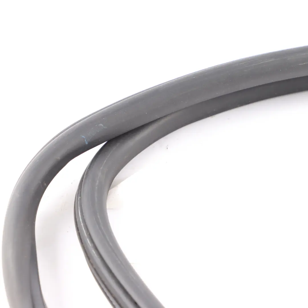 Door Seal Front Right O/S Sealing Gasket Rubber to Skoda Octavia II with Part number 1Z0867365J Skoda Octavia II Door Seal Front Right O/S Sealing Gasket Rubber - SKU 1Z0867365J - Part number 1Z0867365J