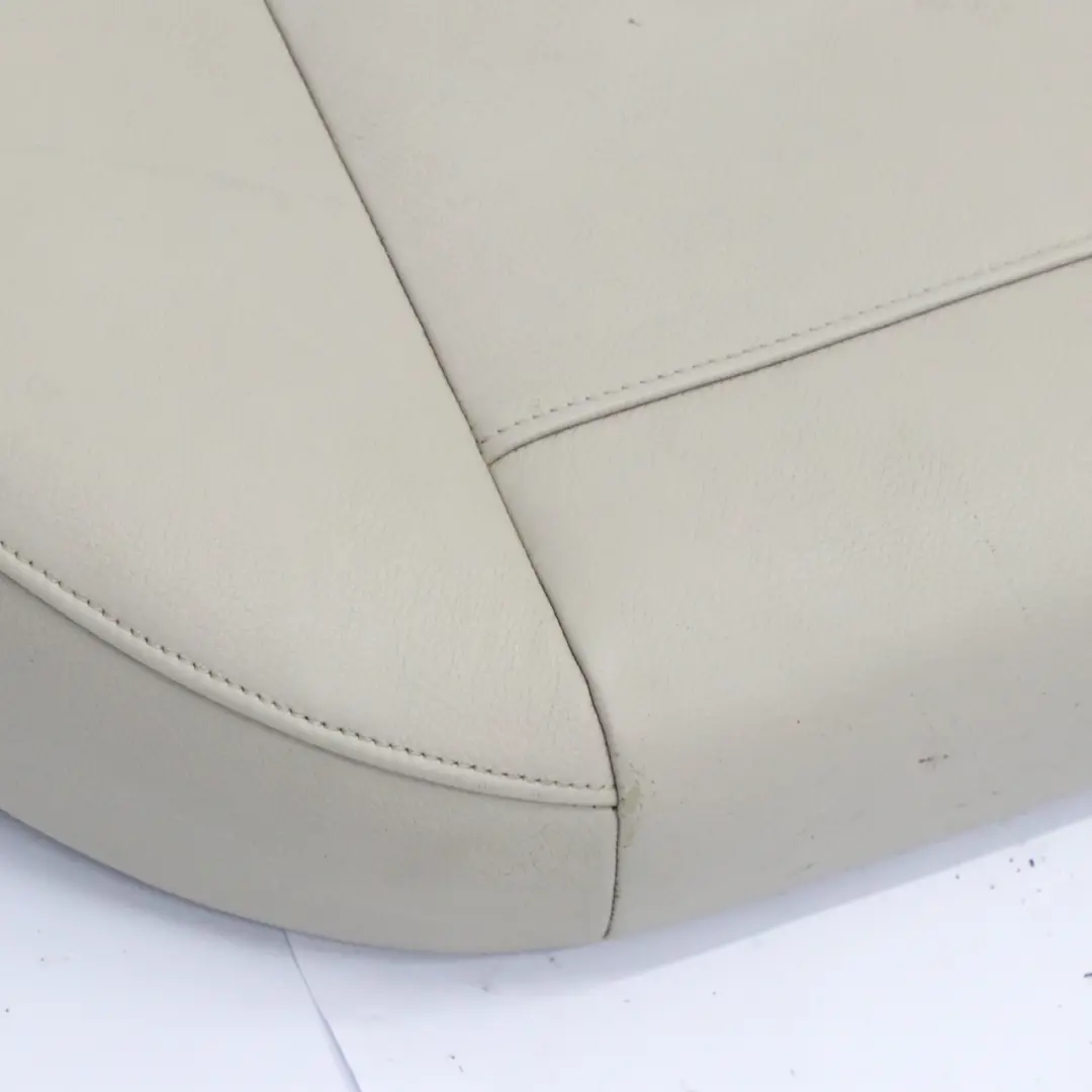 Sitzbank Hinten Liegefläche Bezug Leder Nevada Oyster für BMW X1 E84 mit Teilenummer 2992116 BMW X1 E84 Sitzbank Hinten Liegefläche Bezug Leder Nevada Oyster - SKU 2992116 - Teilenummer 2992116