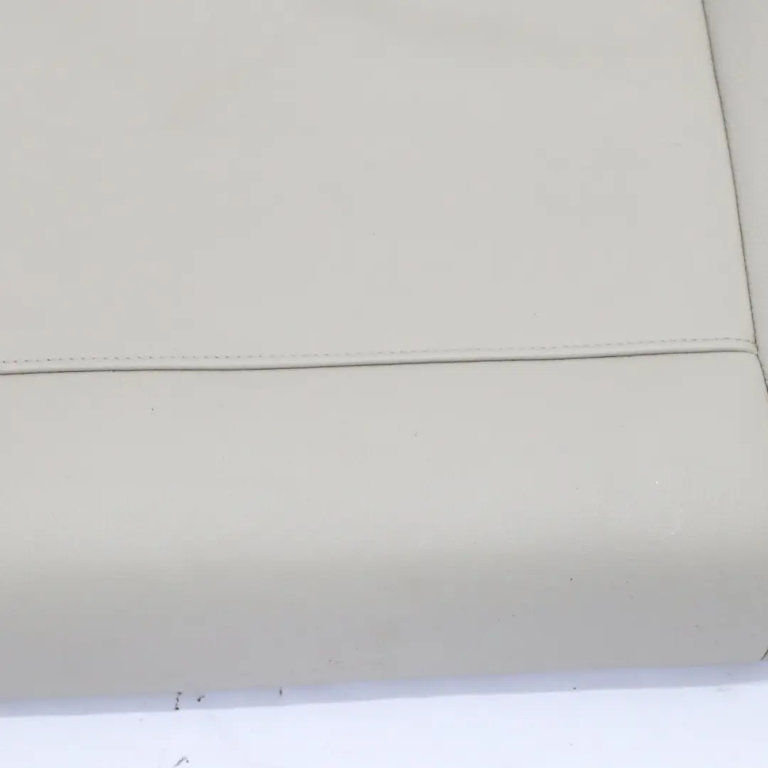 Banquette arrière Base de canapé Revêtement en cuir Nevada Oyster pour BMW X1 E84 à propos du numéro de pièce 2992116 BMW X1 E84 Banquette arrière Base de canapé Revêtement en cuir Nevada Oyster - SKU 2992116 - Numéro de pièce 2992116