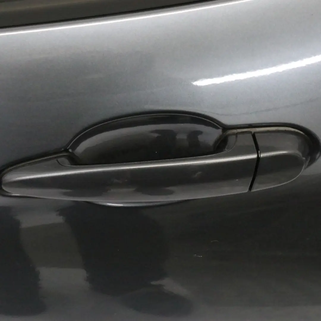 Porta posteriore sinistra Mineralgrau Mineral Grey Metallic - B39 per BMW X1 E84 con numero di parte 2993819 BMW X1 E84 Porta posteriore sinistra Mineralgrau Mineral Grey Metallic - B39 - SKU 2993819-MG - Numero di parte 2993819