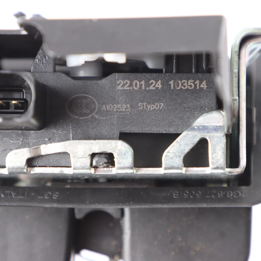 Cerradura tapa maletero Mecanismo cierre portón trasero para Volkswagen Golf 8 CD1 con número de pieza 2G6827505B Volkswagen Golf 8 CD1 Cerradura tapa maletero Mecanismo cierre portón trasero - SKU 2G6827505B - Número de pieza 2G6827505B