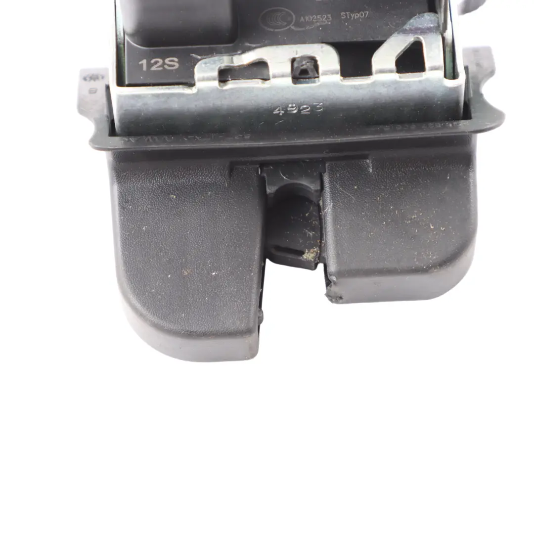 Boot Lid Lock Trunk Tailgate Lock Mechanism to Volkswagen Golf 8 CD1 with Part number 2G6827505B Volkswagen Golf 8 CD1 Boot Lid Lock Trunk Tailgate Lock Mechanism - SKU 2G6827505B - Part number 2G6827505B