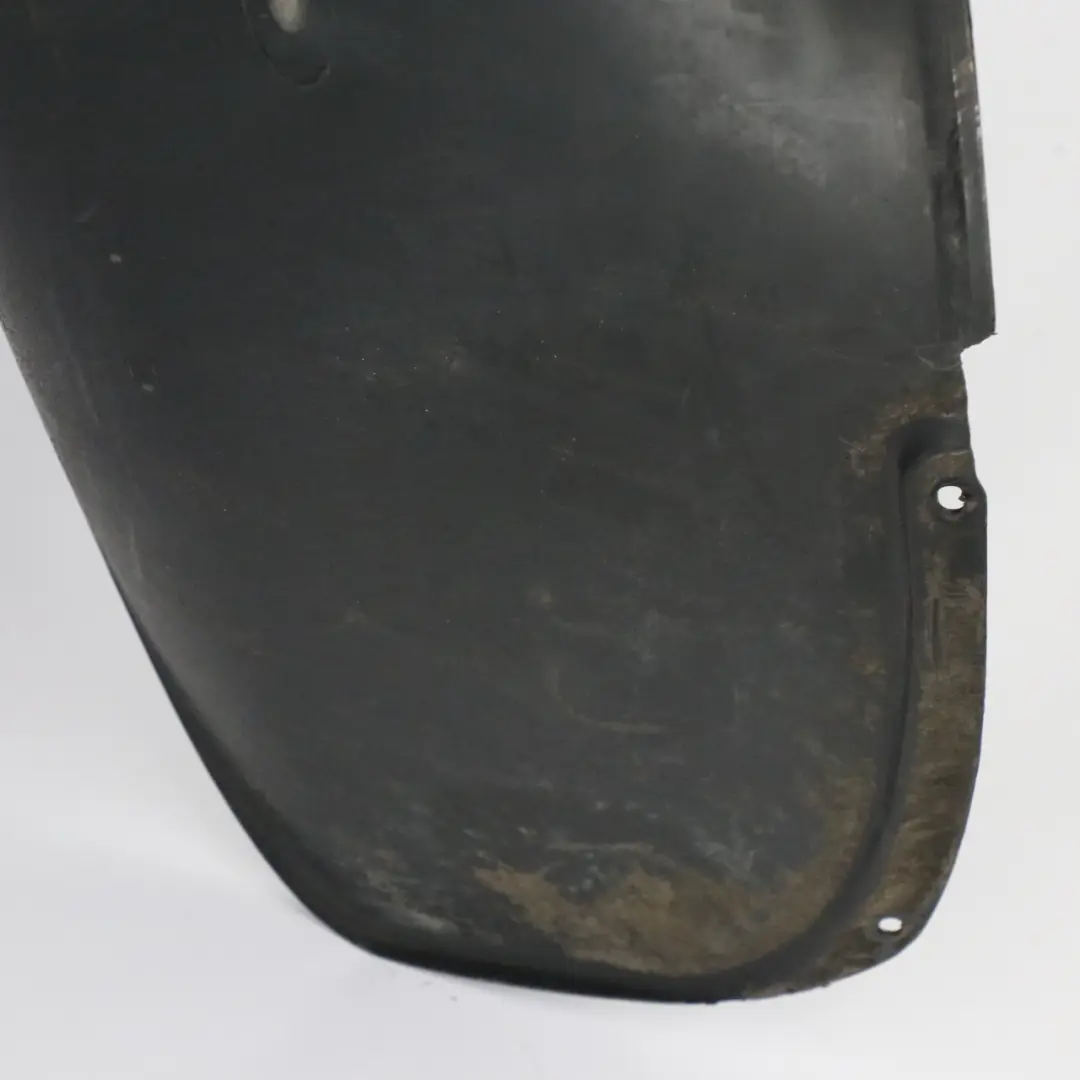 Volkswagen Caddy Maxi Protection passage roue contre arrière droite - SKU 2K0810972D - Numéro de pièce 2K0810972D