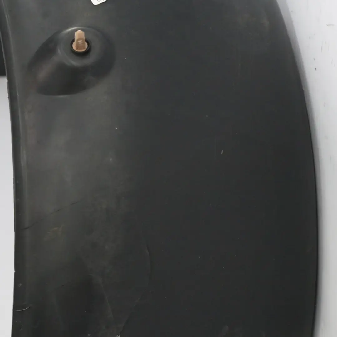 Volkswagen Caddy Maxi Protection passage roue contre arrière droite - SKU 2K0810972D - Numéro de pièce 2K0810972D