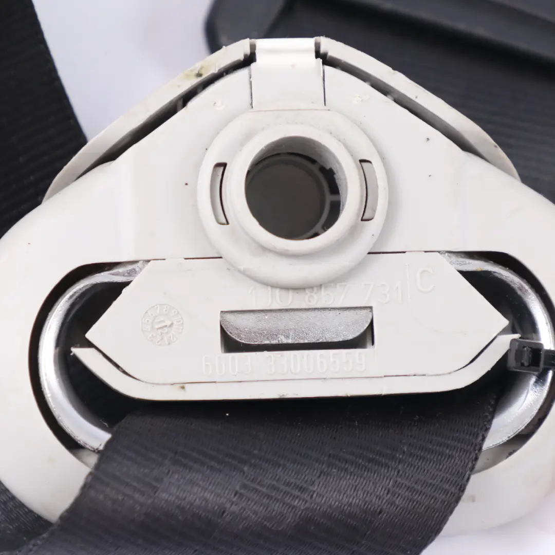 Ceinture sécurité siège arrière supérieur droit pour Volkswagen Caddy Maxi à propos du numéro de pièce 2K5857816B Volkswagen Caddy Maxi Ceinture sécurité siège arrière supérieur droit - SKU 2K5857816B - Numéro de pièce 2K5857816B