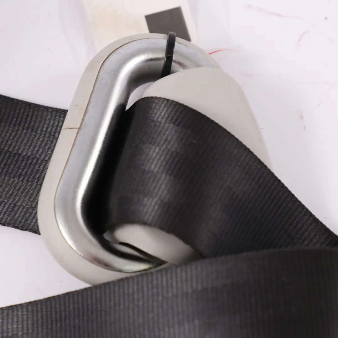 Ceinture sécurité siège arrière supérieur droit pour Volkswagen Caddy Maxi à propos du numéro de pièce 2K5857816B Volkswagen Caddy Maxi Ceinture sécurité siège arrière supérieur droit - SKU 2K5857816B - Numéro de pièce 2K5857816B