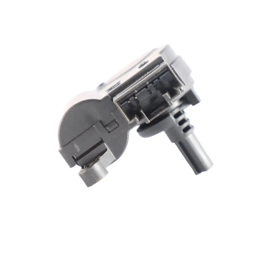 Flap Motor Actuator Heater Blower to Volkswagen Golf CD1 Air with Part number 2Q0907511D Volkswagen Golf CD1 Air Flap Motor Actuator Heater Blower - SKU 2Q0907511D - Part number 2Q0907511D