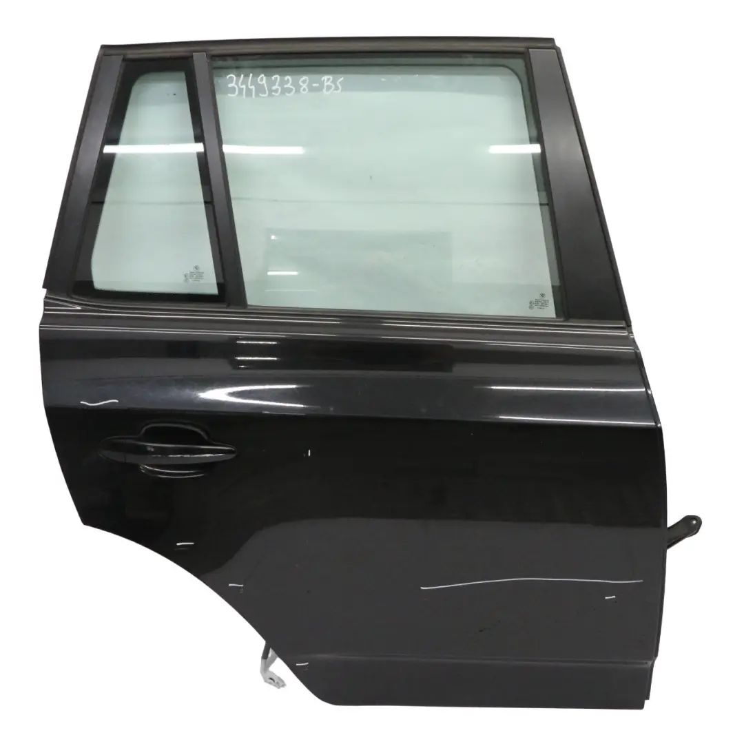 Porta posteriore destra Black Sapphire Metallic - 475 per BMW X3 E83 con numero di parte 3449338 BMW X3 E83 Porta posteriore destra Black Sapphire Metallic - 475 - SKU 3449338-BS - Numero di parte 3449338