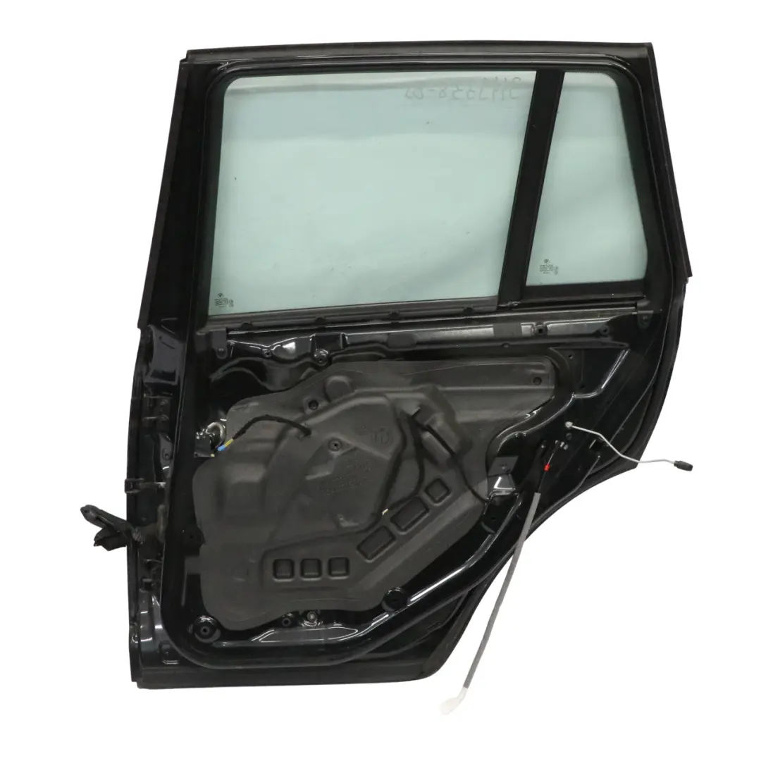 Drzwi Prawy Tył Black Sapphire Czarny Metalik - 475 do BMW X3 E83 o numerze 3449338 BMW X3 E83 Drzwi Prawy Tył Black Sapphire Czarny Metalik - 475 - SKU 3449338-BS - Numer Części 3449338