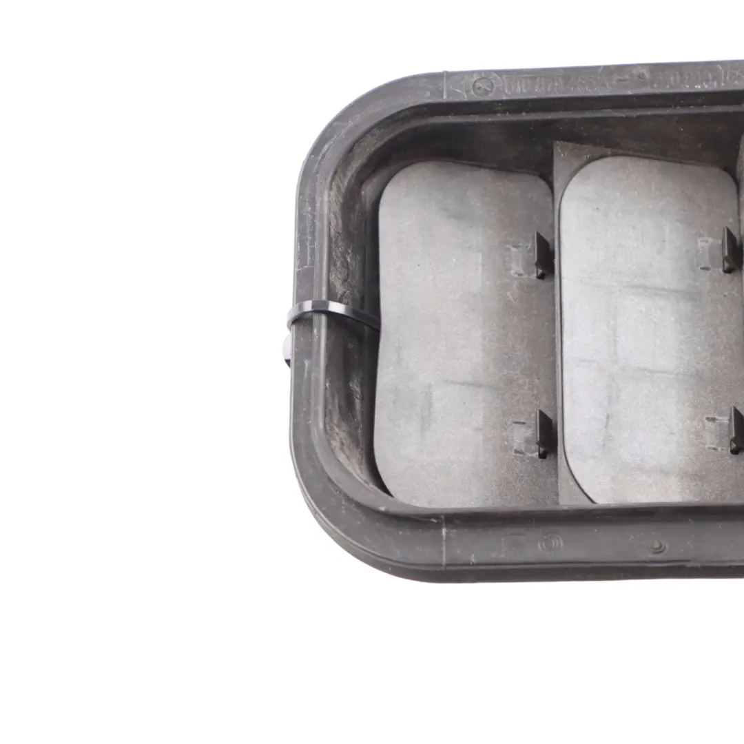 6J Entlüftungsklappe hinten rechts links Körperbelüftung für Seat Ibiza mit Teilenummer 3T0819465A Seat Ibiza 6J Entlüftungsklappe hinten rechts links Körperbelüftung - SKU 3T0819465A - Teilenummer 3T0819465A