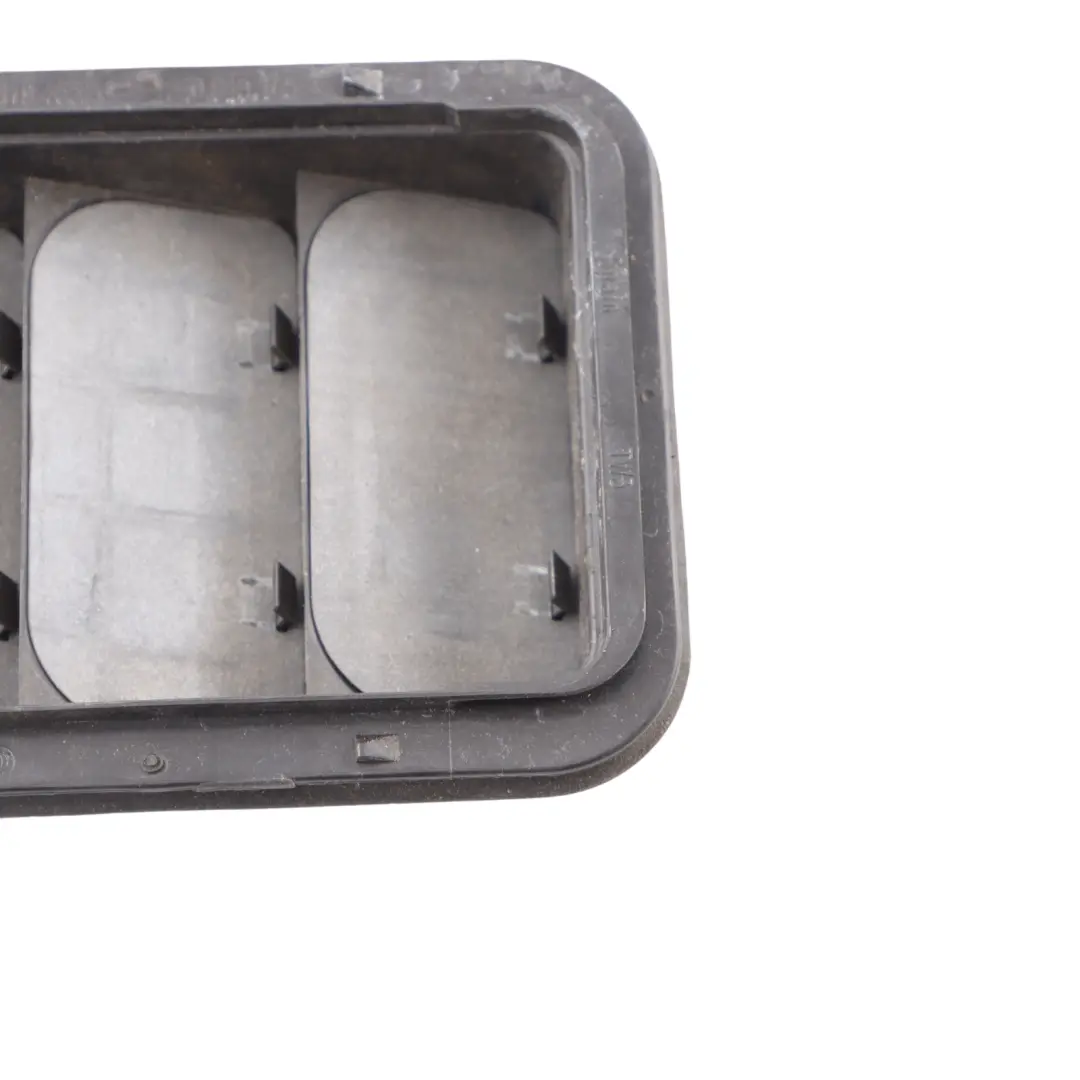 6J Volet d'aération arrière droite gauche Ventilation pour Seat Ibiza à propos du numéro de pièce 3T0819465A Seat Ibiza 6J Volet d'aération arrière droite gauche Ventilation - SKU 3T0819465A - Numéro de pièce 3T0819465A