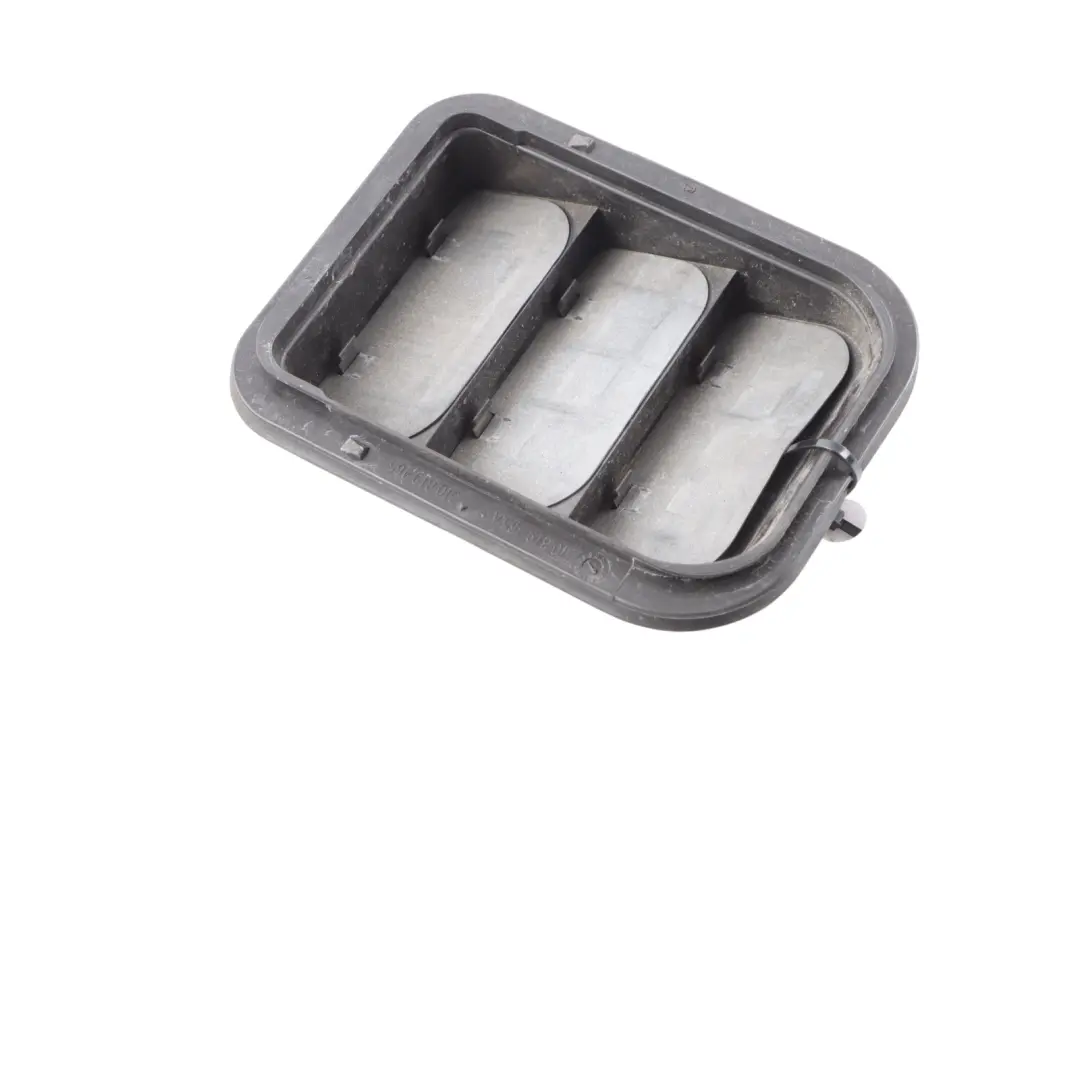 6J Entlüftungsklappe hinten rechts links Körperbelüftung für Seat Ibiza mit Teilenummer 3T0819465A Seat Ibiza 6J Entlüftungsklappe hinten rechts links Körperbelüftung - SKU 3T0819465A - Teilenummer 3T0819465A