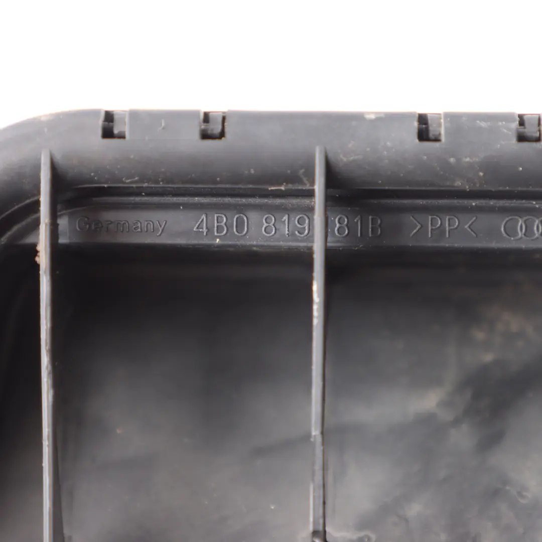 Rejilla de ventilación trasera para Audi A6 C6 con número de pieza 4B0819181B Audi A6 C6 Rejilla de ventilación trasera - SKU 4B0819181B - Número de pieza 4B0819181B