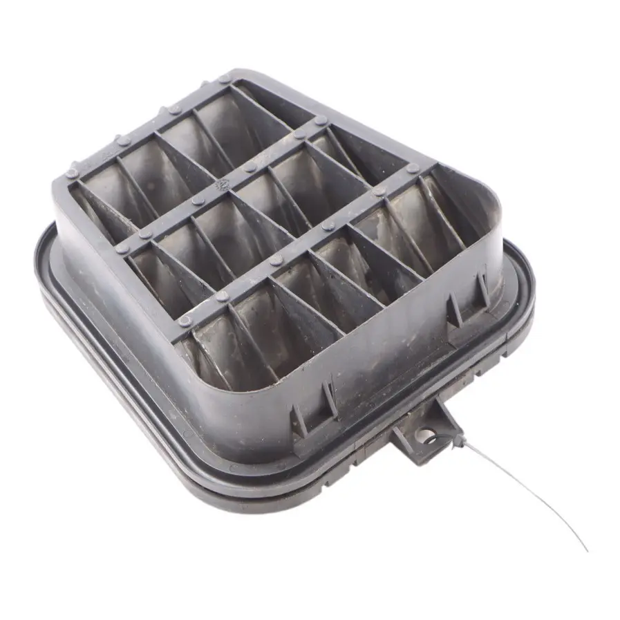 Rejilla de ventilación trasera para Audi A6 C6 con número de pieza 4B0819181B Audi A6 C6 Rejilla de ventilación trasera - SKU 4B0819181B - Número de pieza 4B0819181B