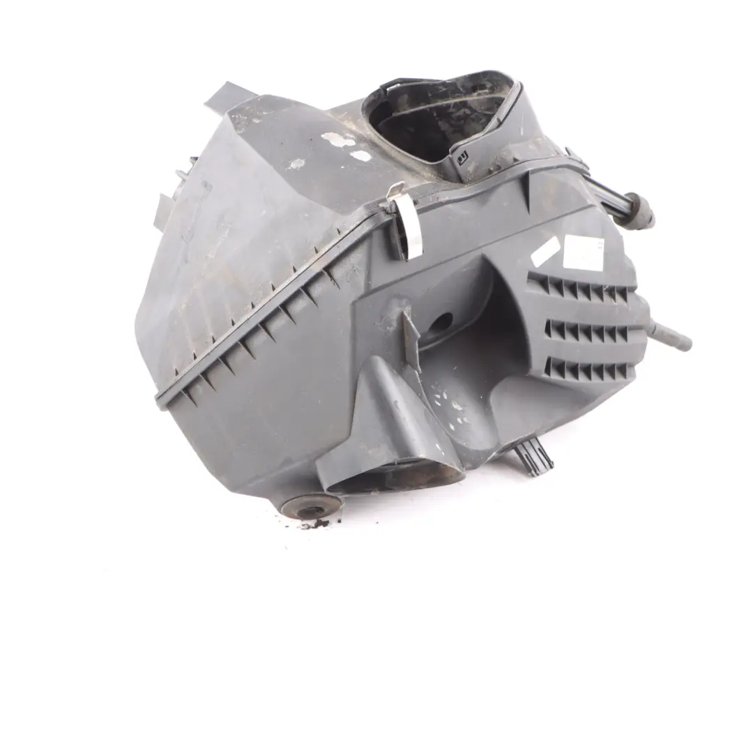 Filter Box Audi A6 C6 Air Intake Silencer Housing Filter Box to Air with Part number 4F0133837BB Air Filter Box Audi A6 C6 Air Intake Silencer Housing Filter Box - SKU 4F0133837BB - Part number 4F0133837BB