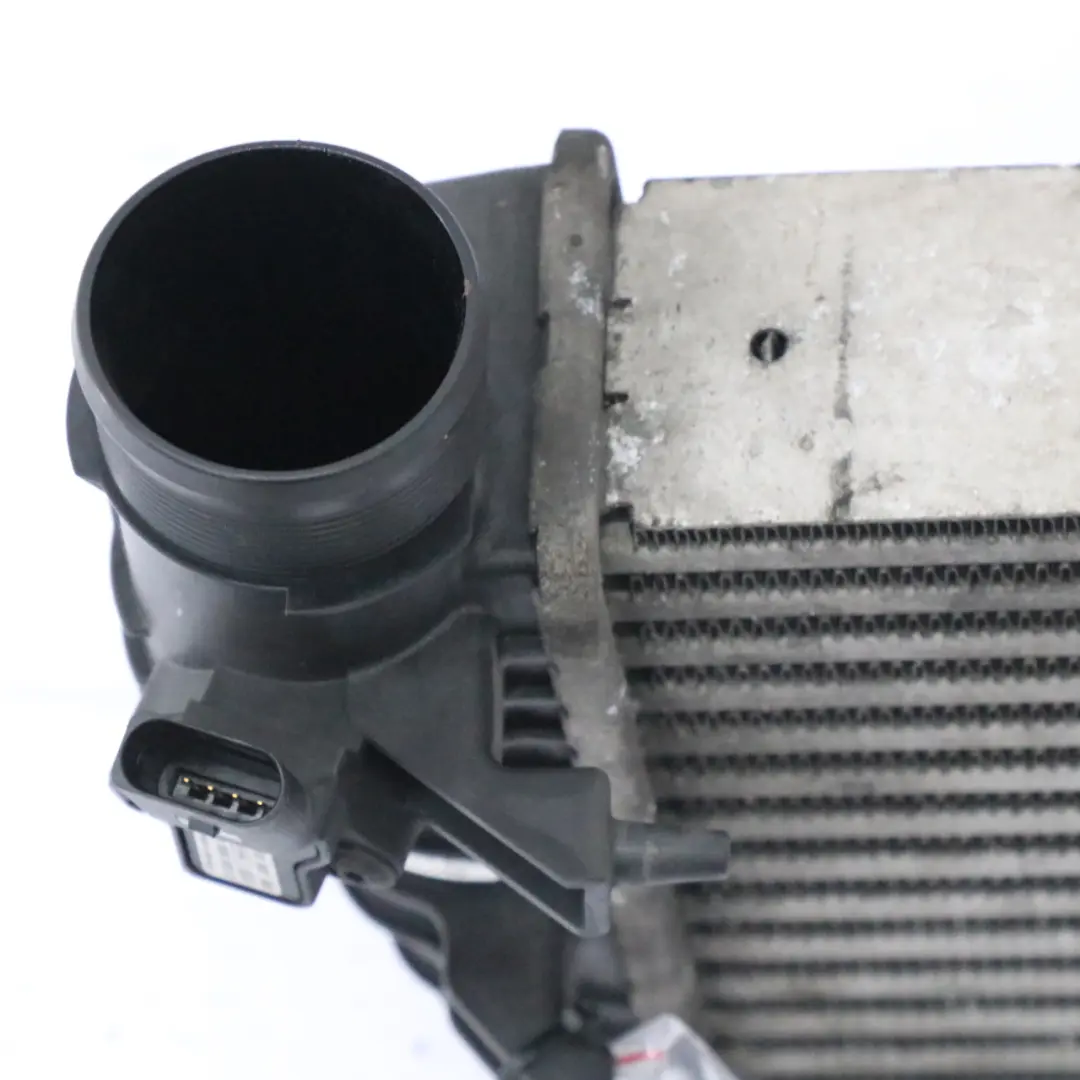 Radiateur Intercooler Charge Air Cooler Turbo pour Audi A6 C6 FL à propos du numéro de pièce 4F0145805AD Audi A6 C6 FL Radiateur Intercooler Charge Air Cooler Turbo - SKU 4F0145805AD - Numéro de pièce 4F0145805AD