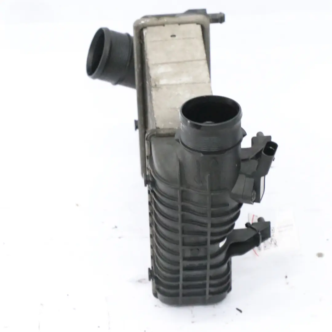 Radiador Intercooler Enfriador Aire de Carga Turbo para Audi A6 C6 FL con número de pieza 4F0145805AD Audi A6 C6 FL Radiador Intercooler Enfriador Aire de Carga Turbo - SKU 4F0145805AD - Número de pieza 4F0145805AD