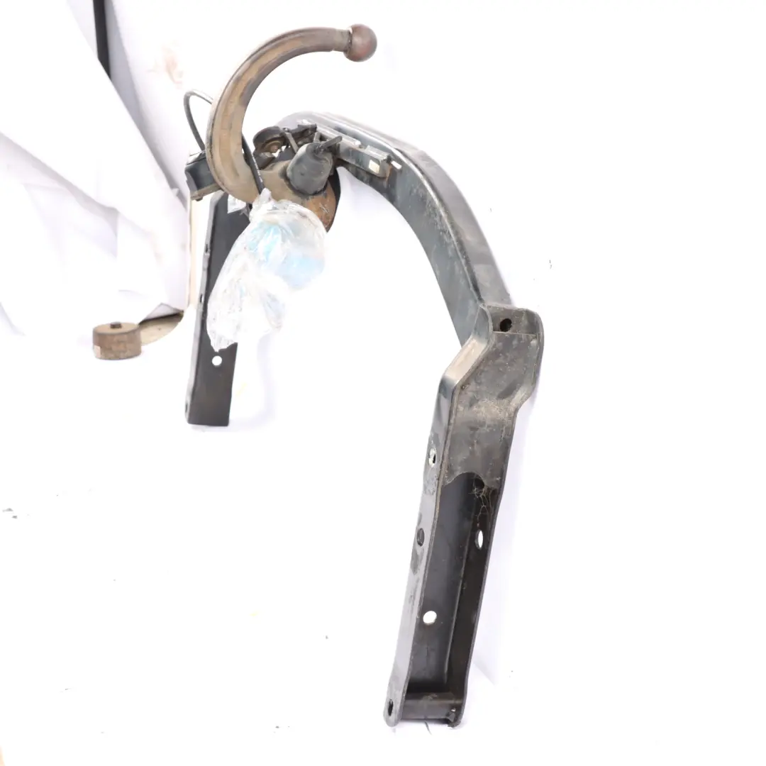 Towbar Towing Hitch Towing Carrier Tow Bar Trailer Hook to Audi A6 C6 with Part number 4F0800491C Audi A6 C6 Towbar Towing Hitch Towing Carrier Tow Bar Trailer Hook - SKU 4F0800491C - Part number 4F0800491C