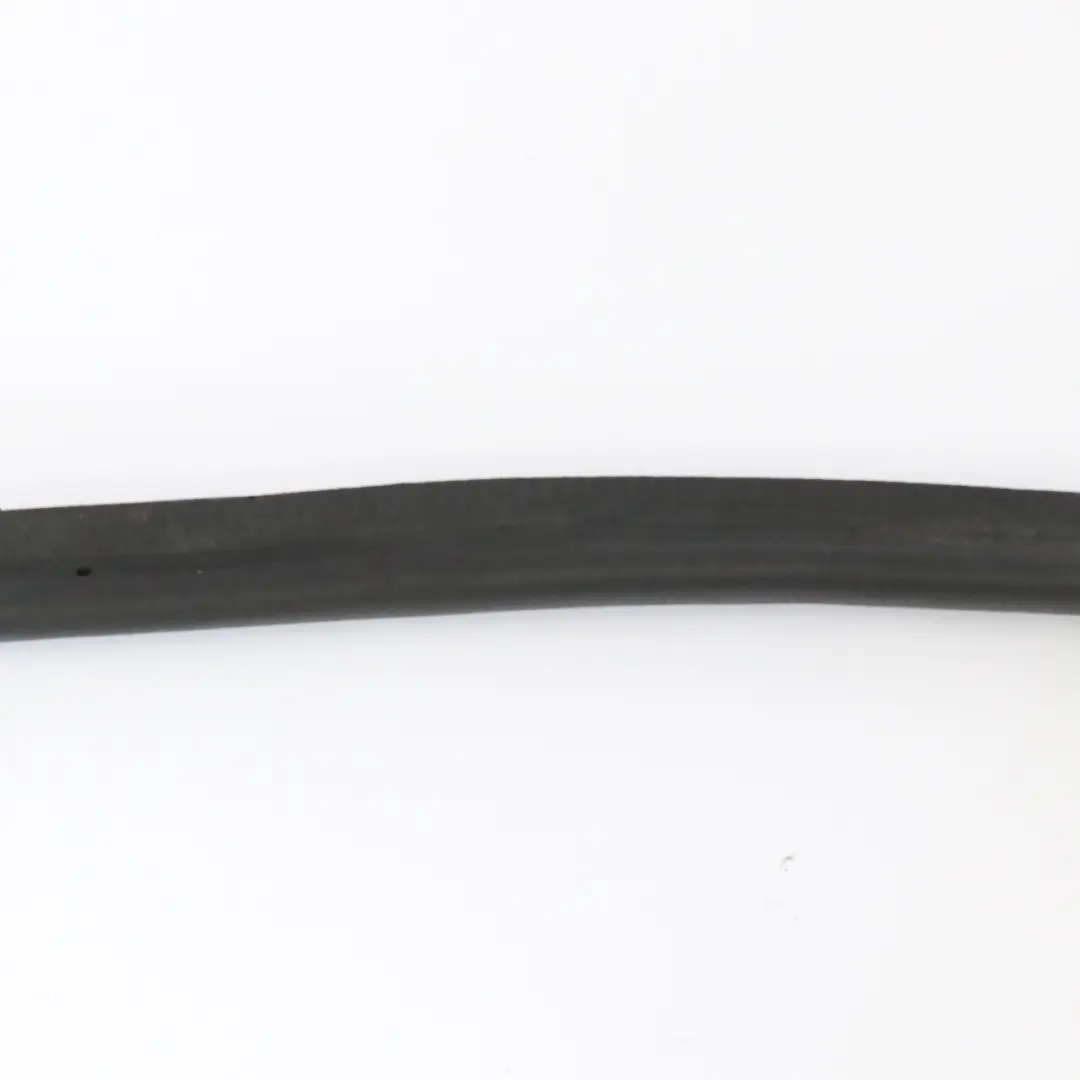 Joint capot moteur arrière Bande caoutchouc pour Audi A6 C6 à propos du numéro de pièce 4F0823723 Audi A6 C6 Joint capot moteur arrière Bande caoutchouc - SKU 4F0823723 - Numéro de pièce 4F0823723