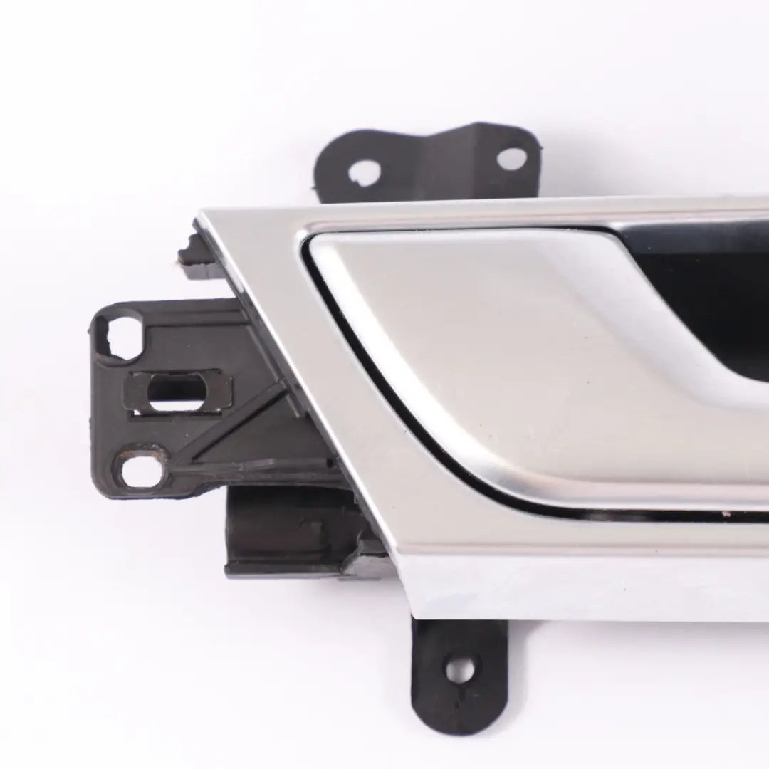 Interno posteriore sinistro Maniglia maniglia copertura per Audi A6 C6 con numero di parte 4F0839019F Audi A6 C6 Interno posteriore sinistro Maniglia maniglia copertura - SKU 4F0839019F - Numero di parte 4F0839019F