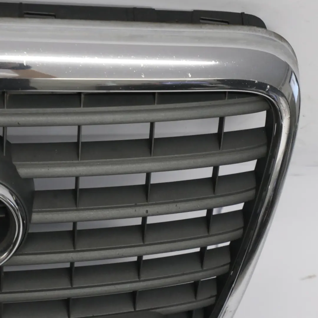 Audi A6 C6 Pare-chocs avant Grille supérieure centrale Panneau - SKU 4F0853651AQ - Numéro de pièce 4F0853651AQ