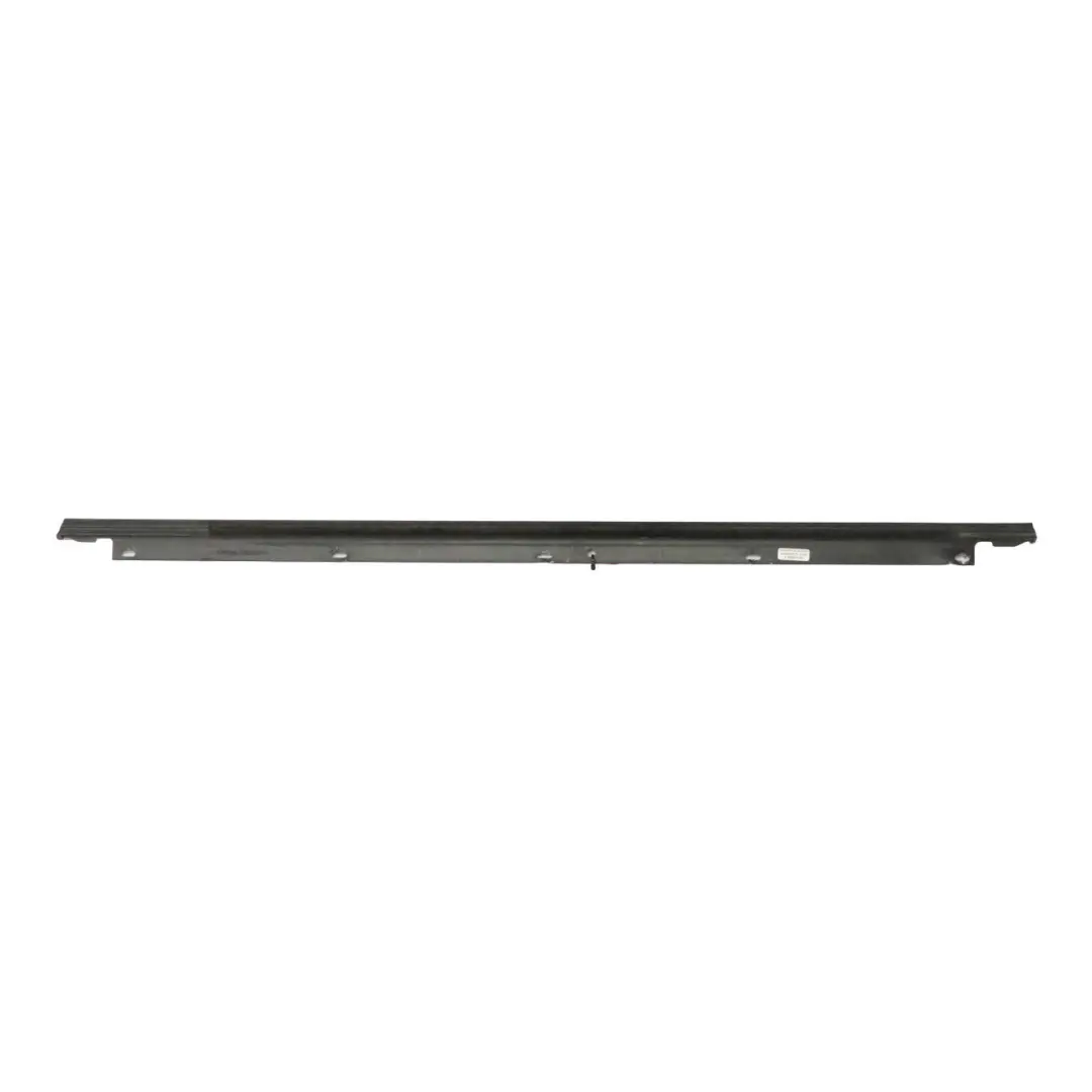 Baguette moulure porte arrière gauche chromée pour Audi A6 C6 Avant à propos du numéro de pièce 4F0853763E Audi A6 C6 Avant Baguette moulure porte arrière gauche chromée - SKU 4F0853763E - Numéro de pièce 4F0853763E