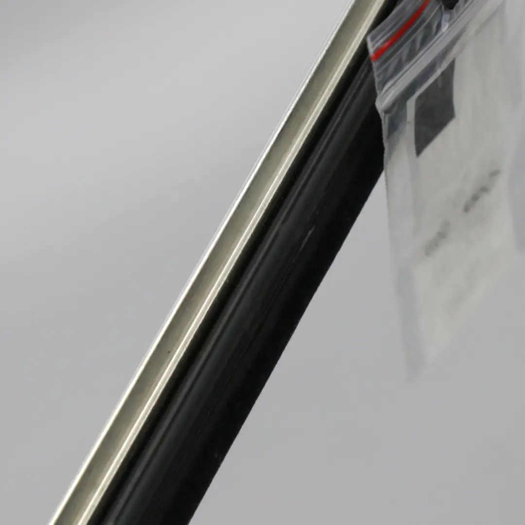 Striscia modanatura porta posteriore sinistra Cromo per Audi A6 C6 Avant con numero di parte 4F0853763E Audi A6 C6 Avant Striscia modanatura porta posteriore sinistra Cromo - SKU 4F0853763E - Numero di parte 4F0853763E