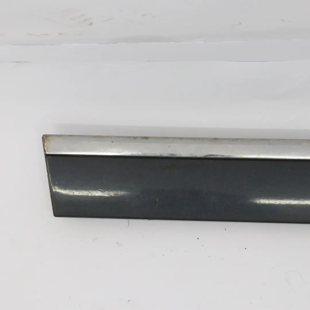 Listwa Ozdobna Drzwi Dolna Lewa Przednia do Audi A6 C6 o numerze 4F0853959J Audi A6 C6 Listwa Ozdobna Drzwi Dolna Lewa Przednia - SKU 4F0853959J - Numer Części 4F0853959J