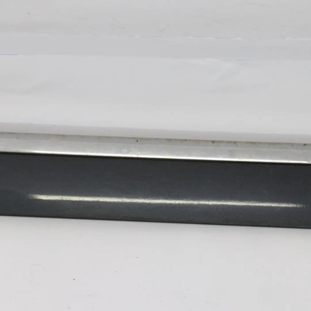 Fronttürverkleidung untere Zierleiste Abdeckung links für Audi A6 C6 mit Teilenummer 4F0853959J Audi A6 C6 Fronttürverkleidung untere Zierleiste Abdeckung links - SKU 4F0853959J - Teilenummer 4F0853959J