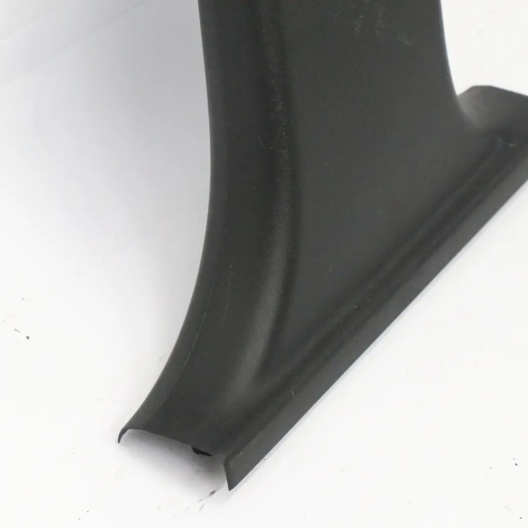 recouvrement garniture droite pilier B inférieur pour Audi A6 C6 à propos du numéro de pièce 4F0867240C Audi A6 C6 recouvrement garniture droite pilier B inférieur - SKU 4F0867240C - Numéro de pièce 4F0867240C