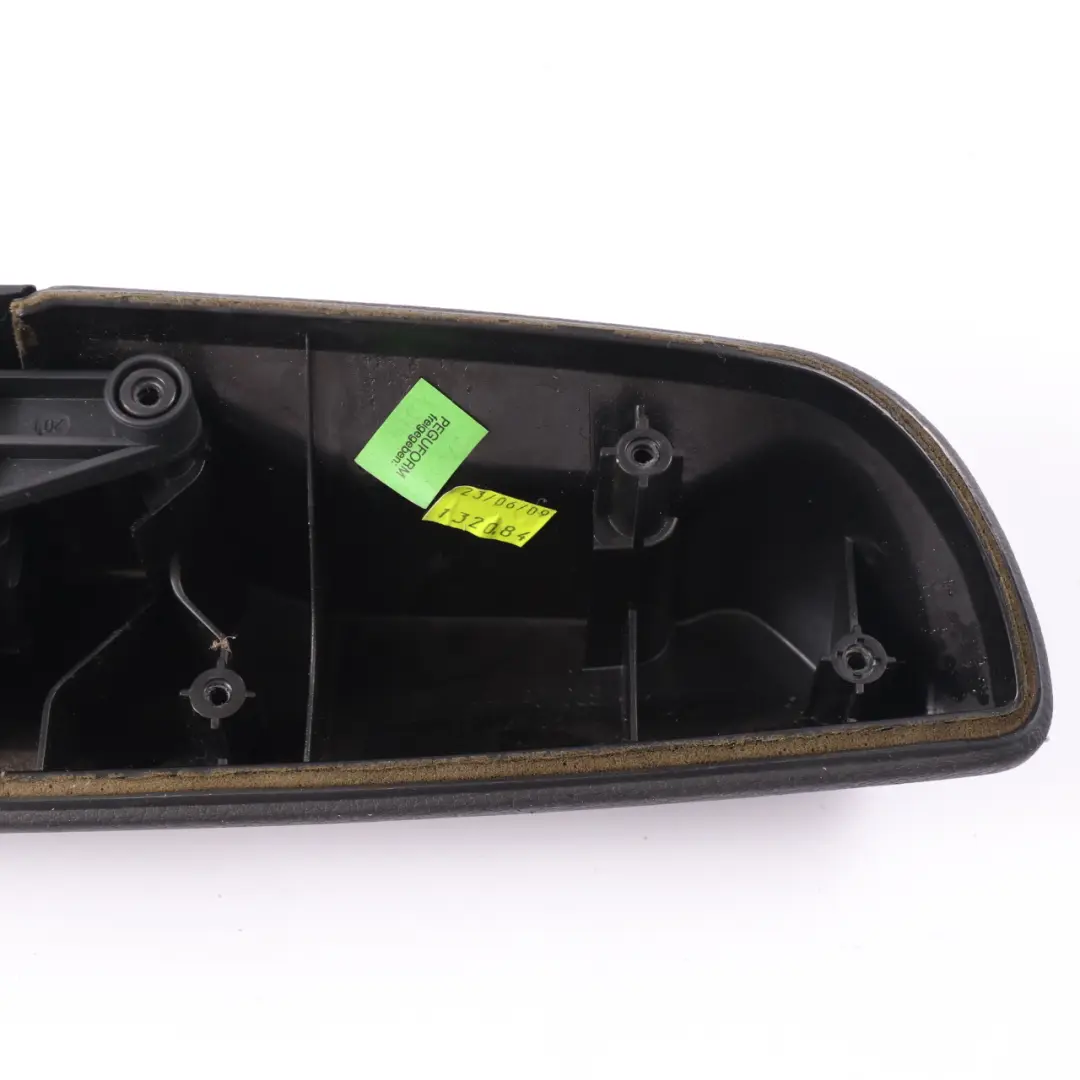 Puerta Trasera Izquierda Tirador Embellecedor Cuero para Audi A6 C6 FL con número de pieza 4F0867373A Audi A6 C6 FL Puerta Trasera Izquierda Tirador Embellecedor Cuero - SKU 4F0867373A - Número de pieza 4F0867373A