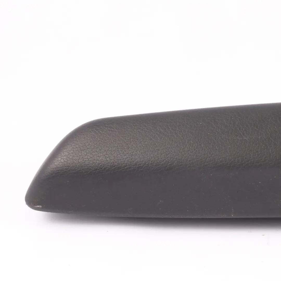 Audi A6 C6 FL Porte arrière gauche Poignée de tirage Cuir Noir - SKU 4F0867373A - Numéro de pièce 4F0867373A