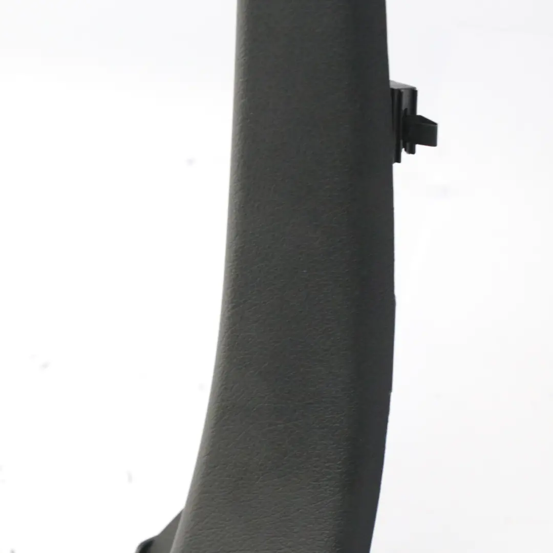 Pannello interno inferiore del montante C Nero per Audi A6 C6 con numero di parte 4F0867767A Audi A6 C6 Pannello interno inferiore del montante C Nero - SKU 4F0867767A - Numero di parte 4F0867767A