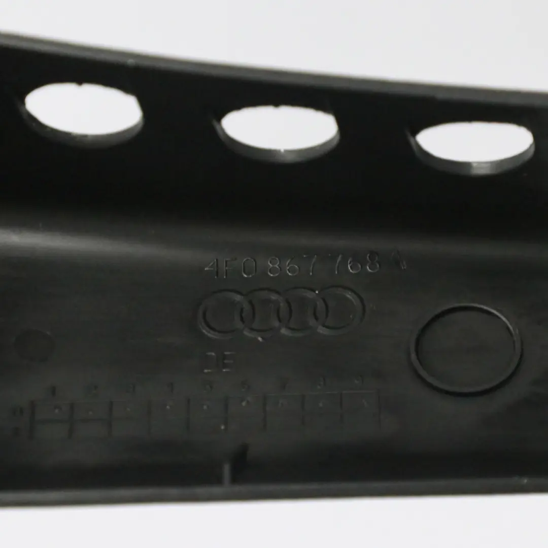 Audi A6 C6 C Pillar Trim Cover Pannello interno destro Soul Black - SKU 4F0867768A - Numero di parte 4F0867768A
