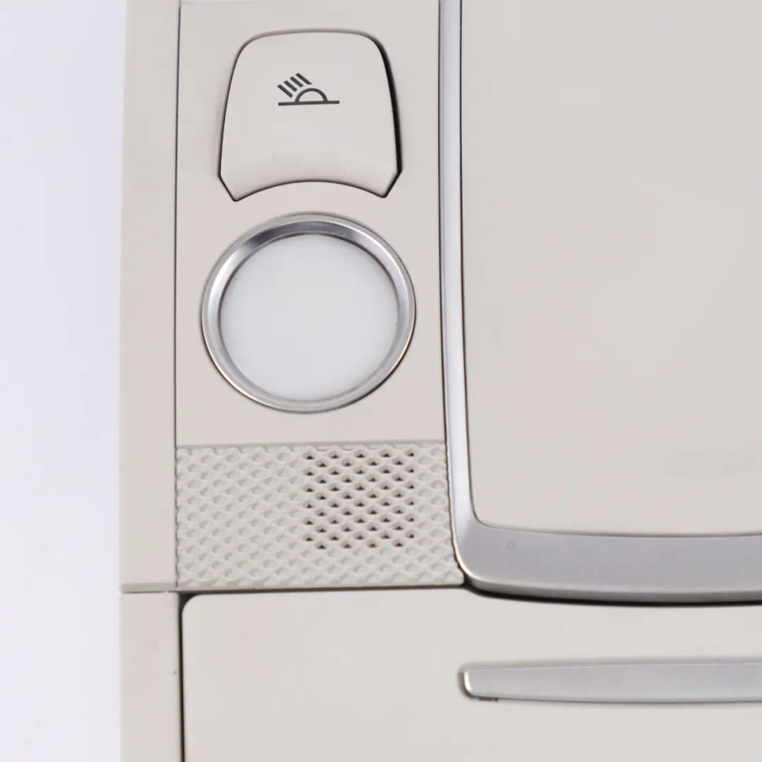 lampada di lettura pannello interruttore interno Beige per Audi A6 C6 FL con numero di parte 4F0947135BQ Audi A6 C6 FL lampada di lettura pannello interruttore interno Beige - SKU 4F0947135BQ - Numero di parte 4F0947135BQ